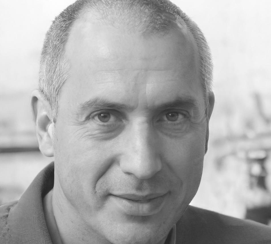 Retrato profesional de Lisandro Ponce, coordinador técnico